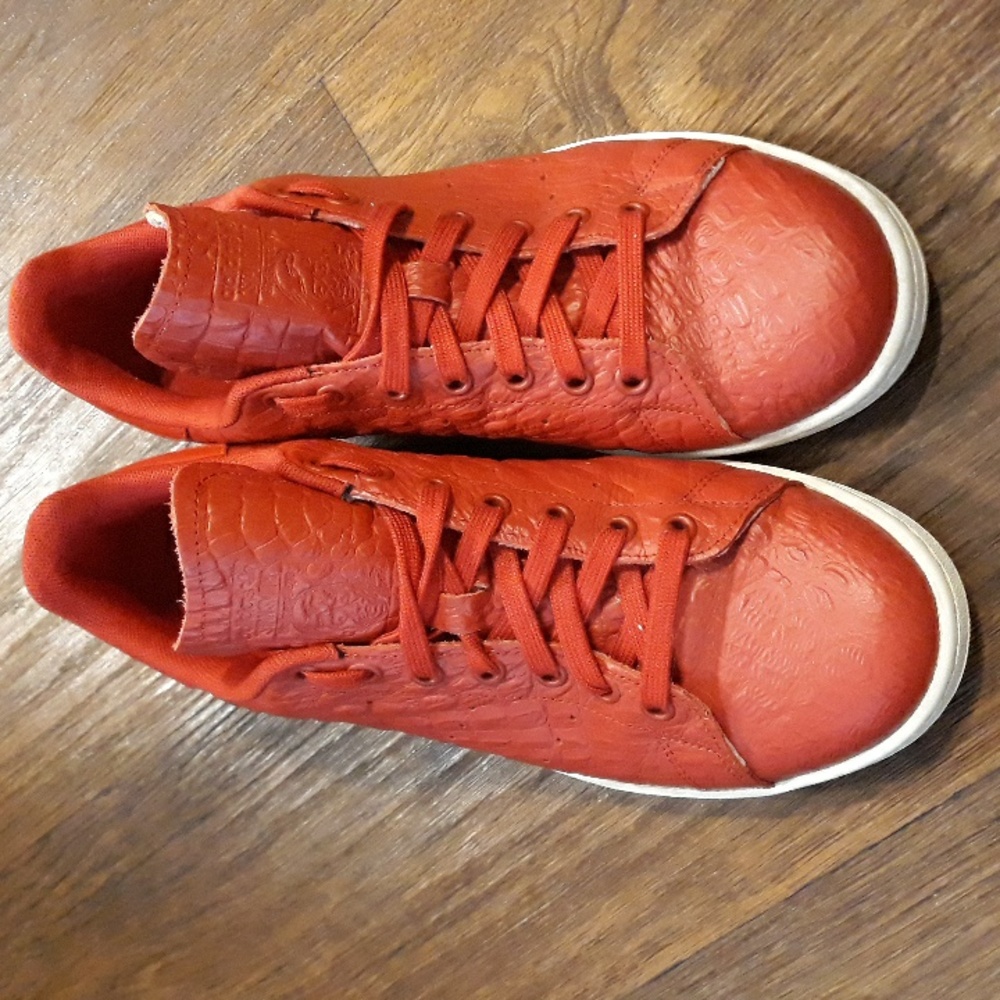 Mens ADIDAS shoes Red size 9